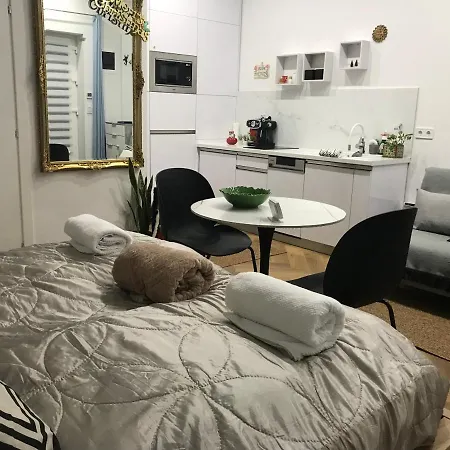 Greatforest Rosehill 2 -bmw- Apartment Debrecen